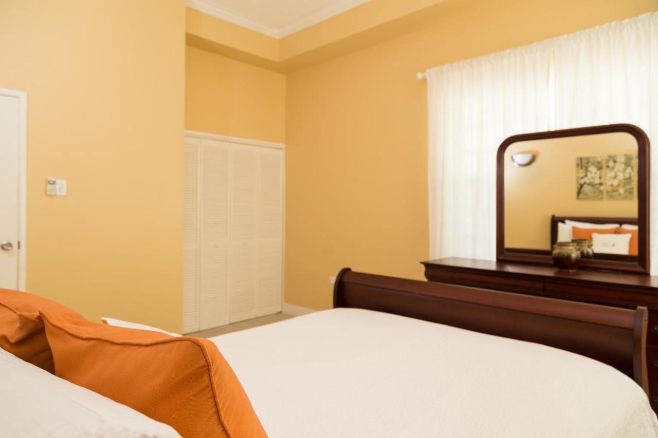 Choose To Be Happy At The Westbury - Two Bedroom Apartment Kingston Exterior photo